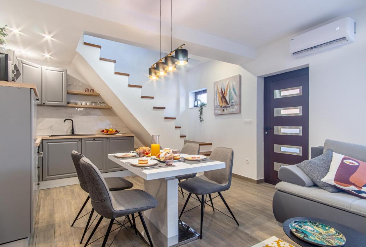 Su Casa - At Kastela Oldtown Apartment Ngoại thất bức ảnh