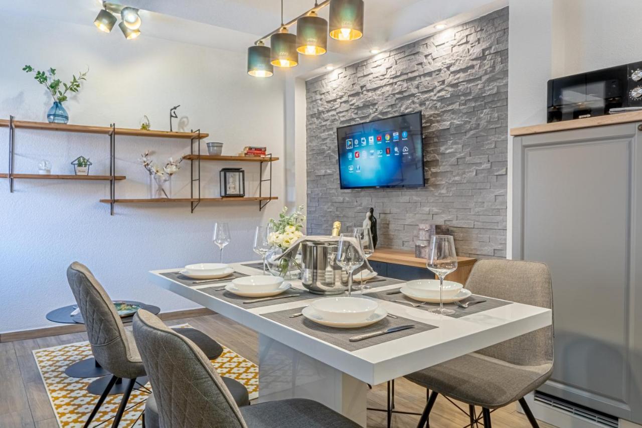 Su Casa - At Kastela Oldtown Apartment Ngoại thất bức ảnh