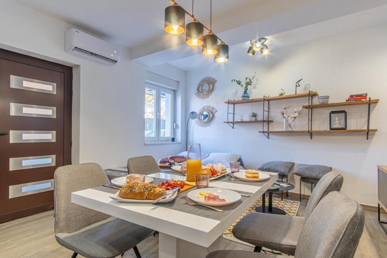 Su Casa - At Kastela Oldtown Apartment Ngoại thất bức ảnh