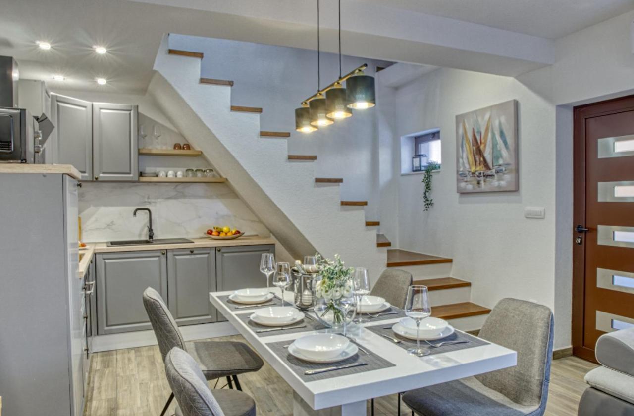 Su Casa - At Kastela Oldtown Apartment Ngoại thất bức ảnh