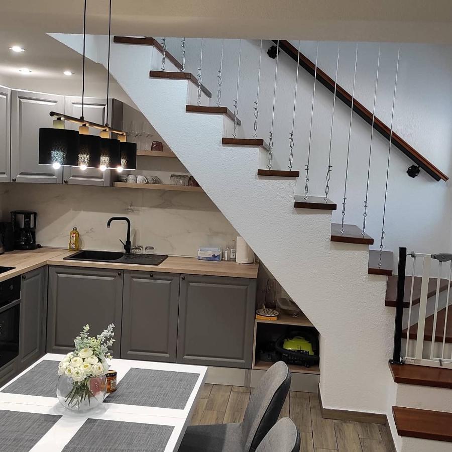 Su Casa - At Kastela Oldtown Apartment Ngoại thất bức ảnh